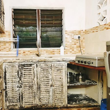 Bed and Breakfast Upani In Diani Диани-Бич Экстерьер фото