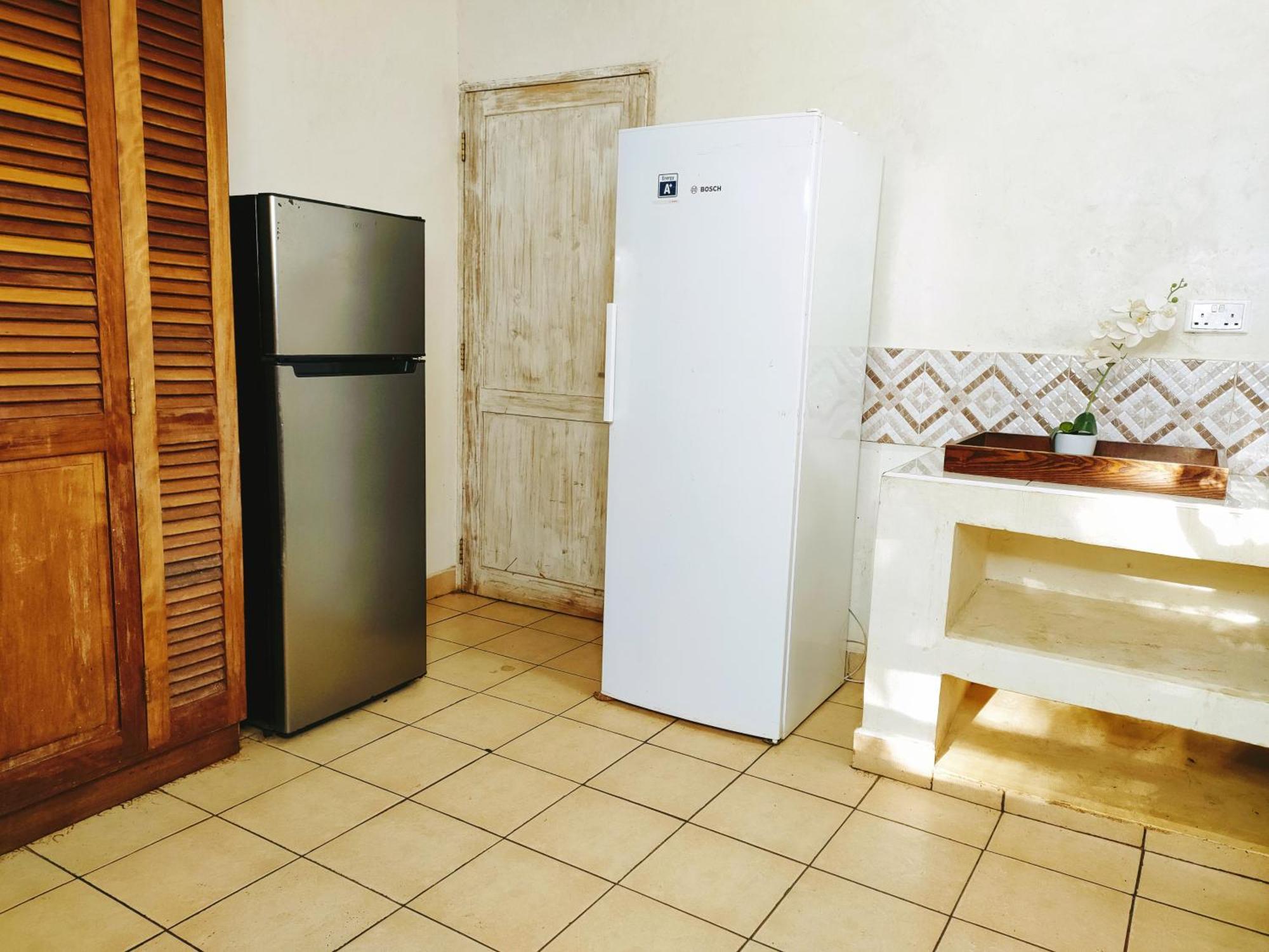 Bed and Breakfast Upani In Diani Диани-Бич Экстерьер фото