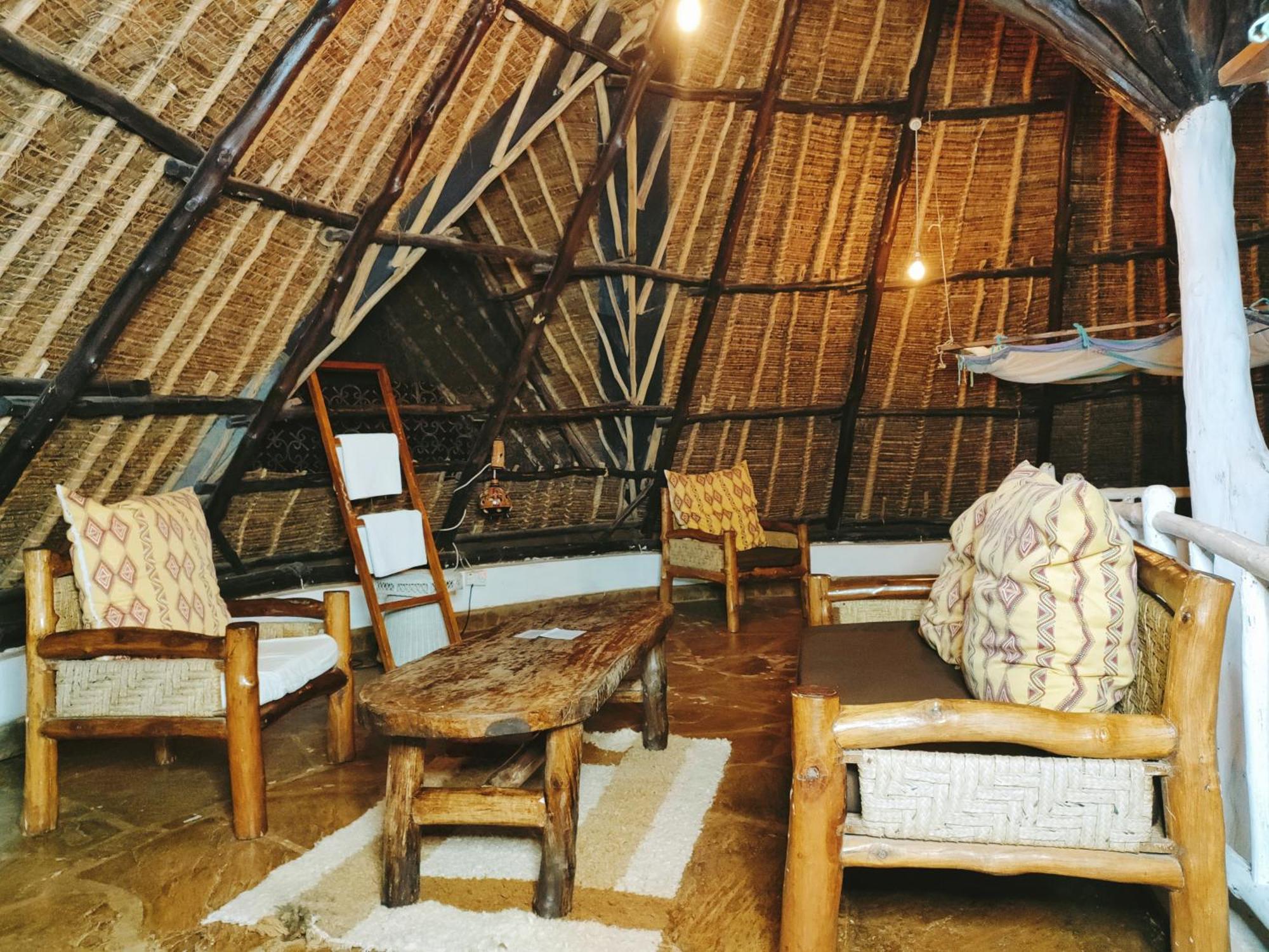 Bed and Breakfast Upani In Diani Диани-Бич Экстерьер фото