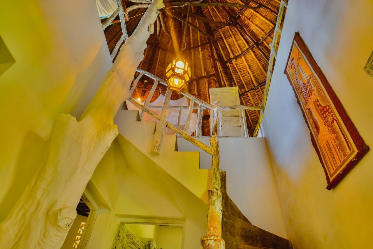 Bed and Breakfast Upani In Diani Диани-Бич Экстерьер фото