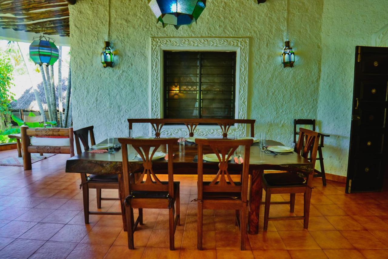 Bed and Breakfast Upani In Diani Диани-Бич Экстерьер фото