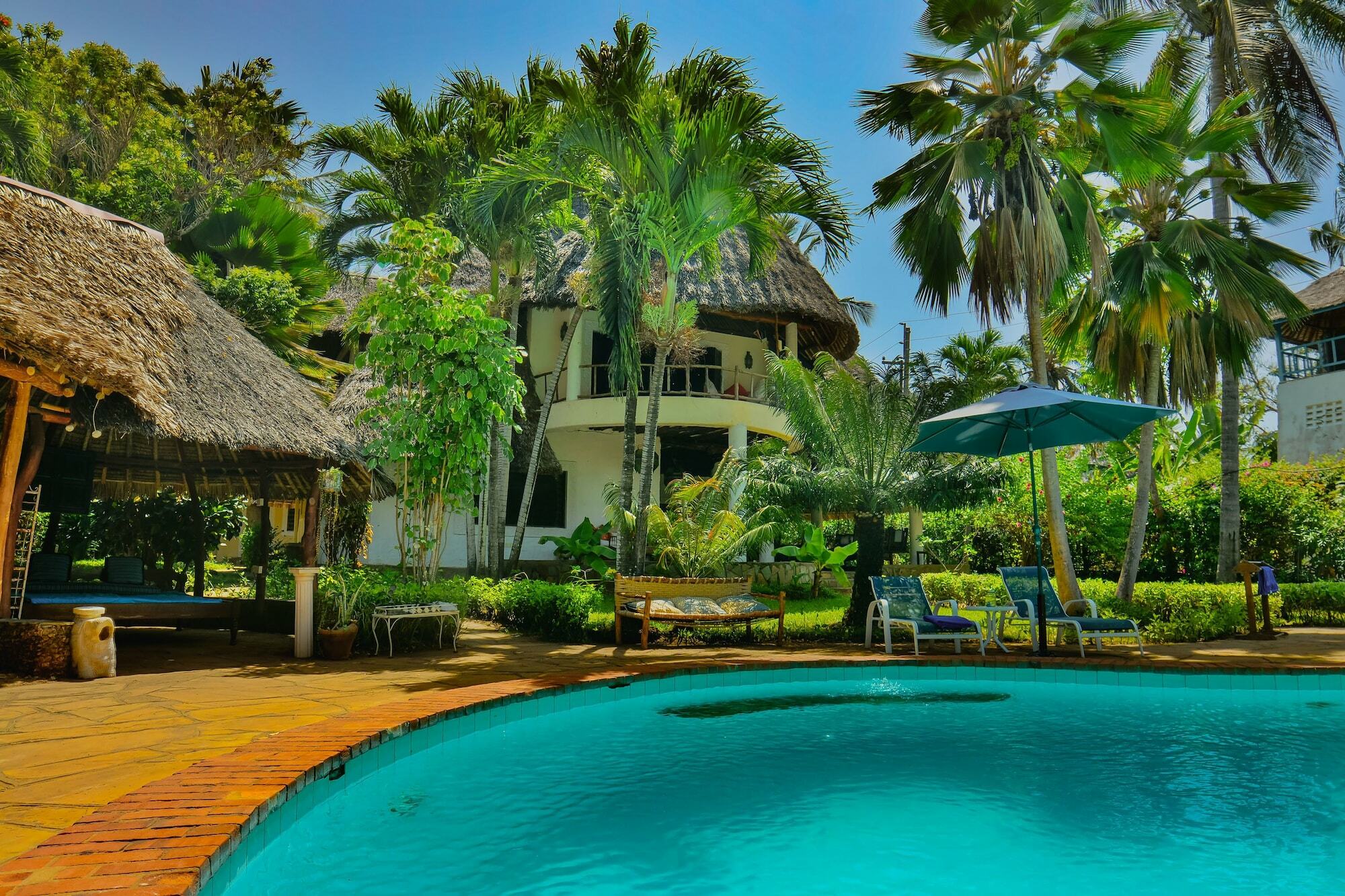Bed and Breakfast Upani In Diani Диани-Бич Экстерьер фото